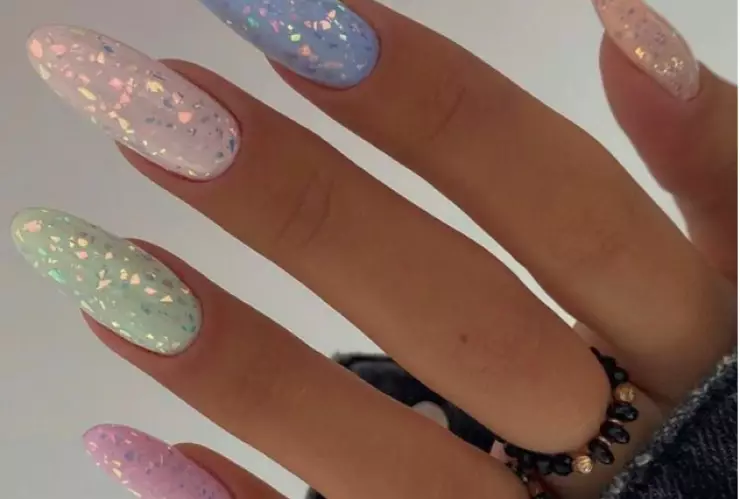 uñas brillantes.png