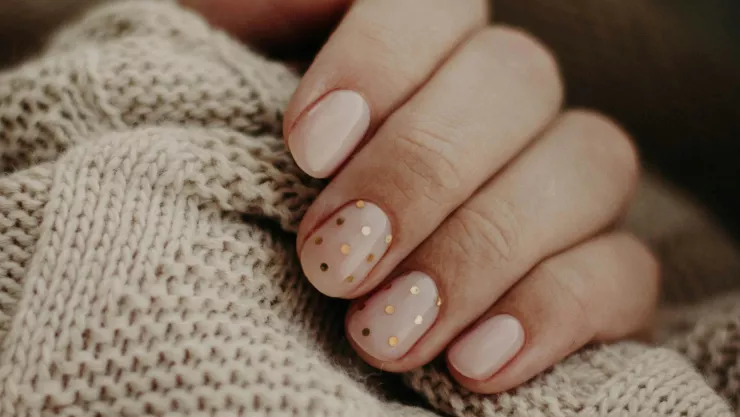 Diseños de uñas minimalistas