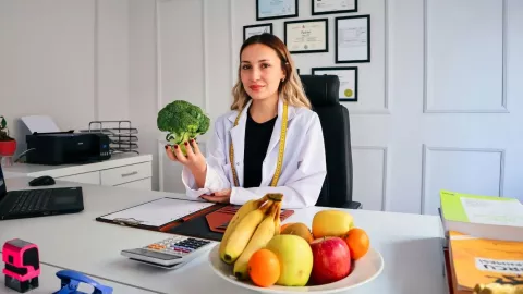 NUTRIOLOGO FREEPIK.jpg.jpeg