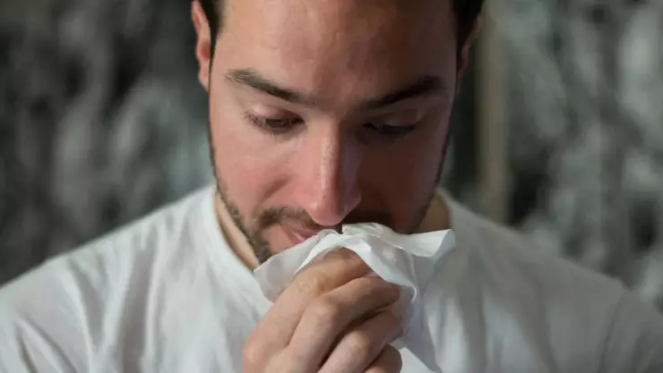 ¿Cuáles son los síntomas de un resfriado, covid e influenza?