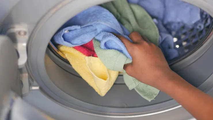 ¿Qué hacer para que la ropa no salga arrugada de la lavadora?