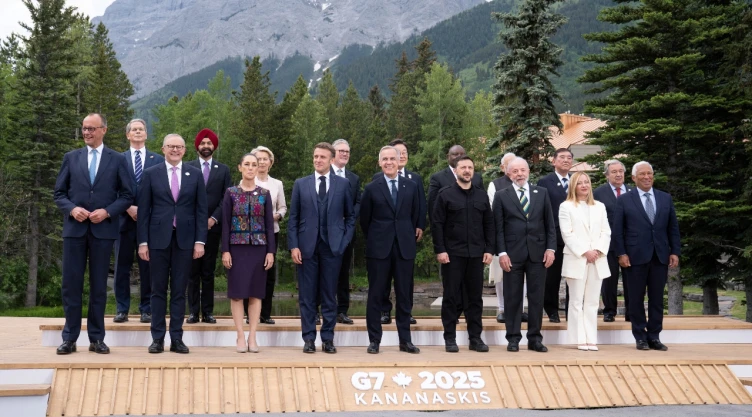 Donald Trump dejó la cumbre G7 antes del cierre por conflicto Israel-Irán. Sheinbaum tuvo conversación directa con él. Sin acuerdo final