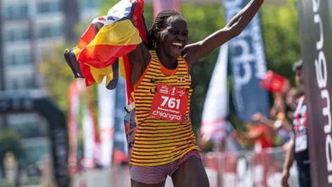 ¡Tragedia! Muere atleta olímpica luego de ser quemada con gasolina por su pareja