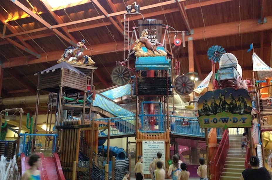 Estudiantes de la Universidad Capital en Ohio gozarán de un inesperado lujo, hospedarse en parque acuático