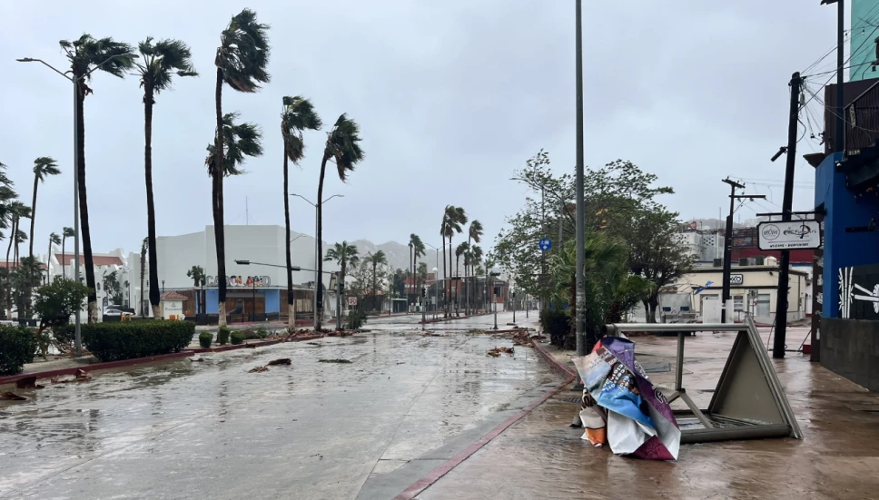 Huracán Norma golpea Baja California Sur