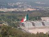 ¿Cuál es el protocolo de la bandera nacional en el Colegio Militar?