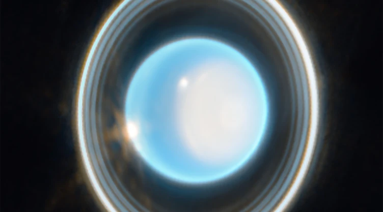 Nasa toma foto espectacular de Urano y sus anillos