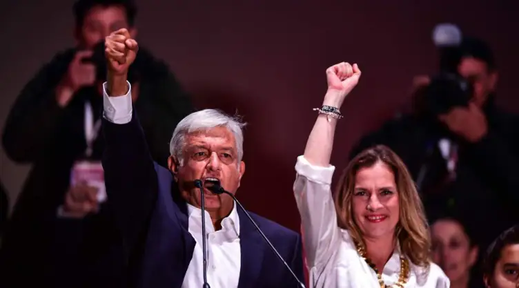“Hace un año abrí esta cuenta con el único fin de verificar mi propia identidad con relación a más de una veintena de cuentas apócrifas. Aquí la dejo”, comentó la escritora. Imagen: Archivo