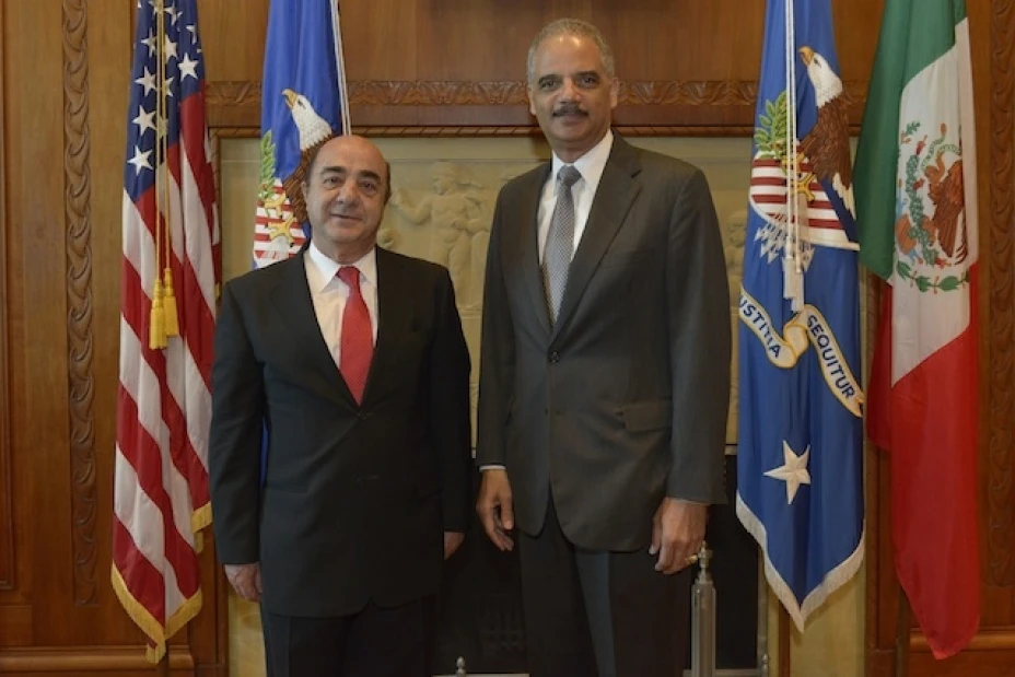 Jesús Murillo Karam junto a Eric Holder, ex procurador de Estados Unidos