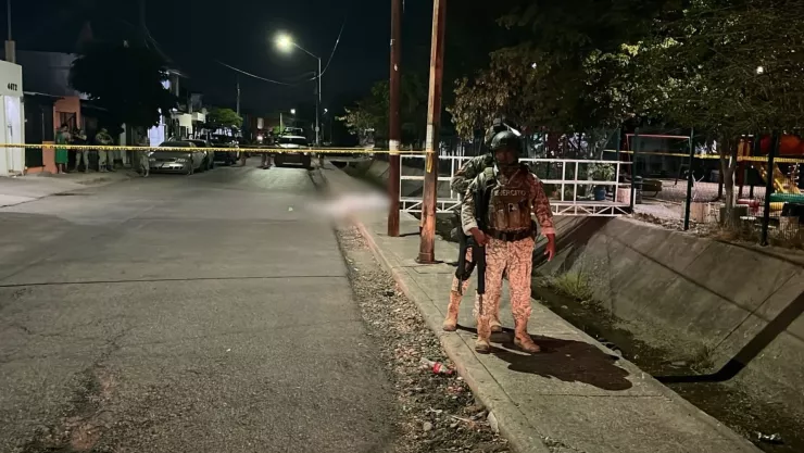 Asesinan a una mujer a balazos en Culiacán