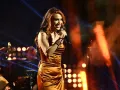El panel de críticos no escatimó en elogios ni en críticas constructivas. Chiquis le reconoció su potente voz y expresó su deseo de cantar con ella. Por su parte, Arturo López Gavito le ofreció dos perspectivas sobre su actuación, aunque también señaló una desafinación al final, pero subrayó su admiración por su evolución.