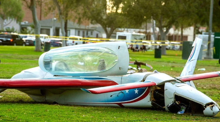 Avioneta se estrelló en Long Beach, California