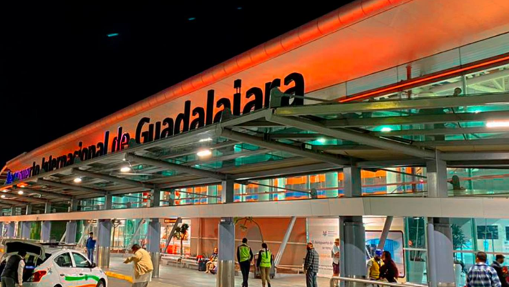Así puede llegar en transporte público al aeropuerto de Guadalajara
