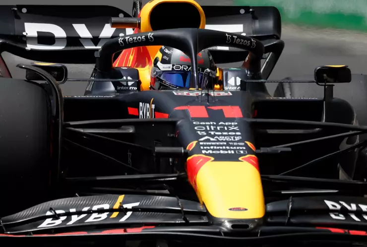 Sergio Pérez en el auto de Red Bull en el GP de Mónaco