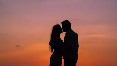 ¡Vienen cambios! Así afectará el eclipse “anillo de fuego” de febrero 2026 en la vida amorosa de cada signo