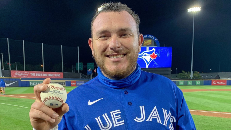 Alejandro Kirk MLB.jpg