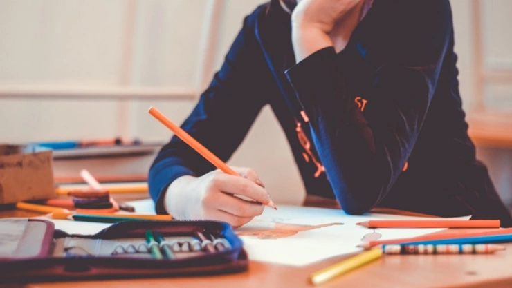 habrá clases 12 octubre 2023 día de la raza sep