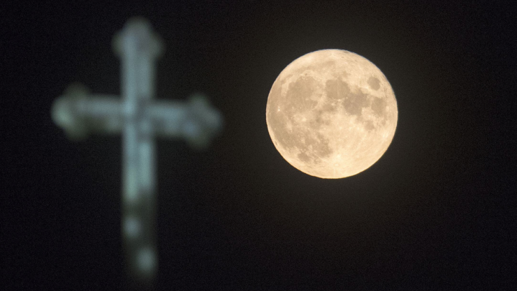 luna-llena-semana-santa-relacion-calendario-lunar-mitos