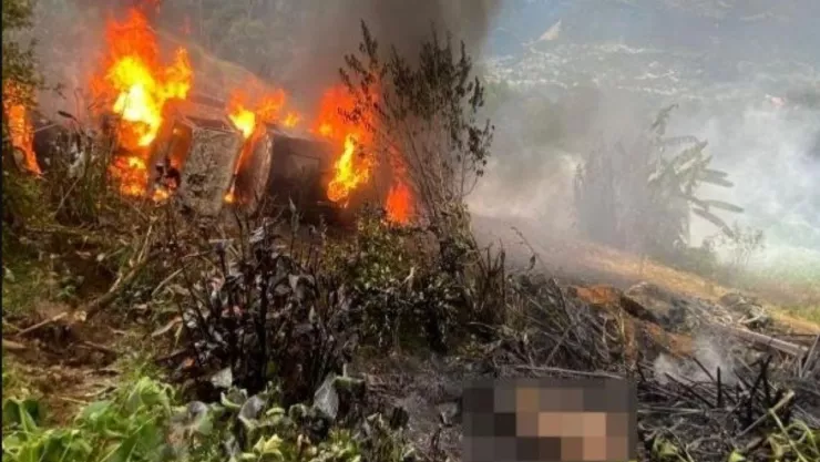 Vuelca y explota pipa con chapopote en Chiapas; hay una persona sin vida