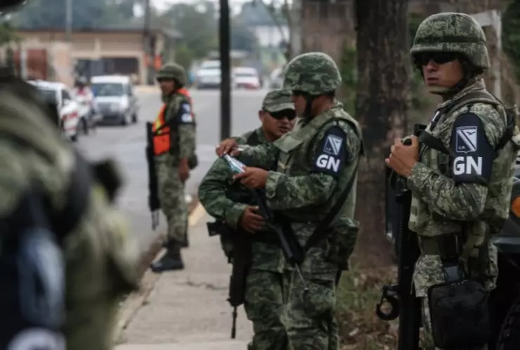 AMLO pide no actuar de manera autoritaria pese a violencia en Michoacán
