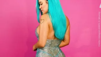 Karol G en transparecias..jpg