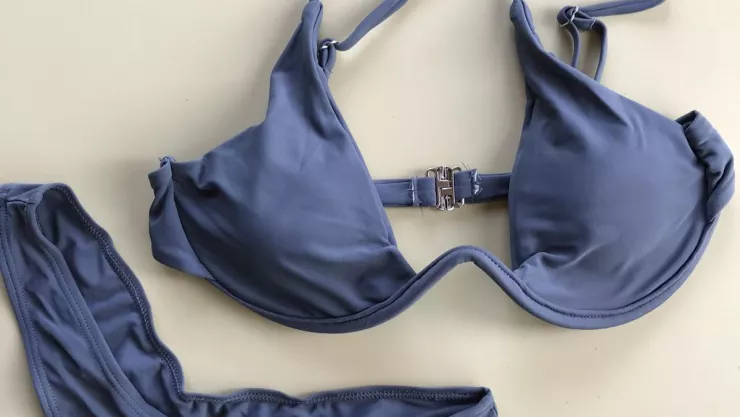 Los trajes de baño con aros brindan mayo soporte a los bustos grandes