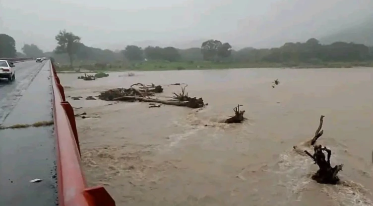 lluvias-en-veracruz-mantienen-alerta-gris-y-preparan-refugios-nuevas-afectaciones