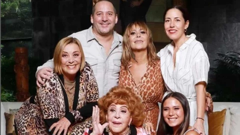 silvia pinal hijos.png