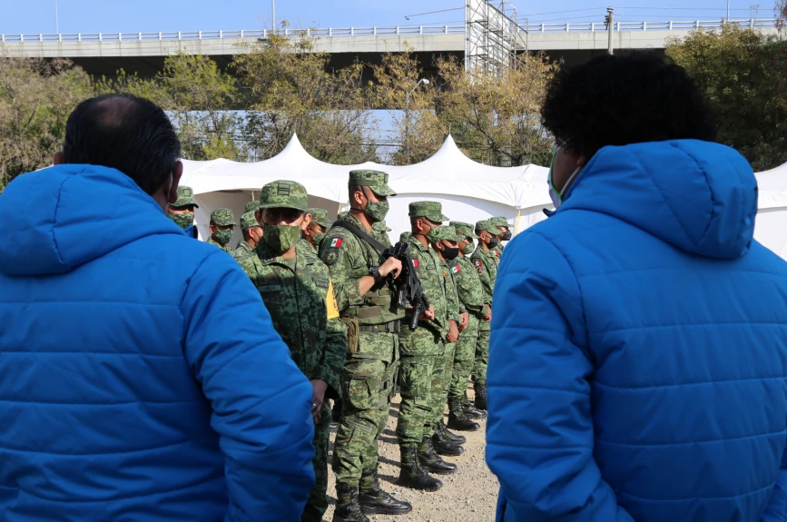 ¡La Secretaría de la Defensa Nacional nuevamente se une a las filas del Juguetón Azteca! ¡Unos verdaderos héroes!