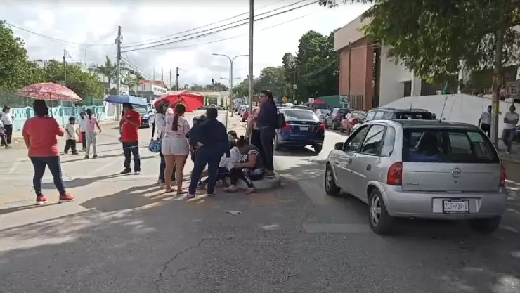 Reportan cierre de calle frente al hospital Juárez; esto sabemos