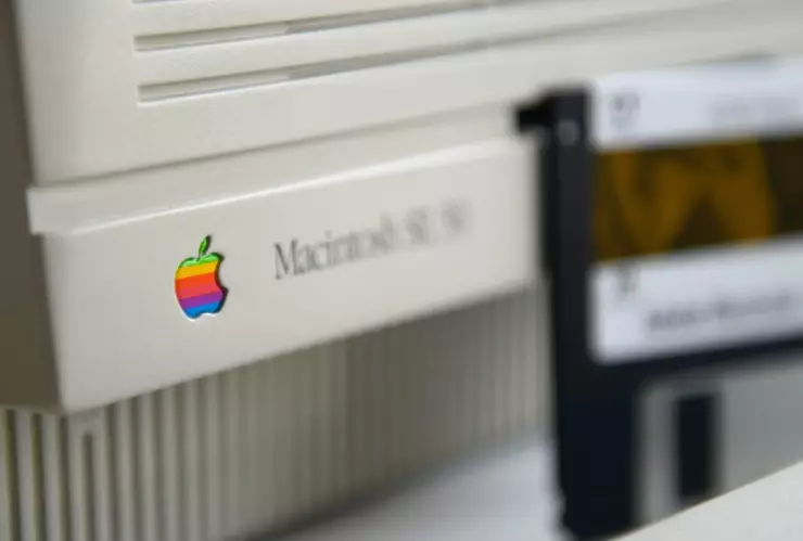 primera-Mac-de-Apple-Macintosh-128-K-populaaridad