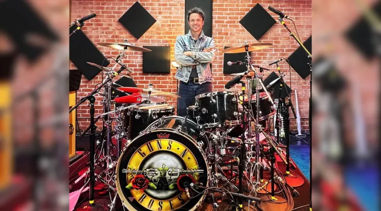 Guns N’ Roses anunció el retiro del baterista que los acompañó 19 años