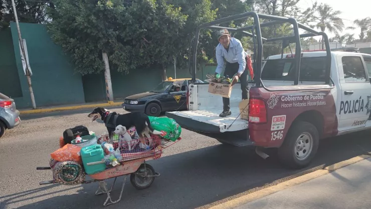 Don Francisco caminó día y medio con perrita con cáncer Atlixco