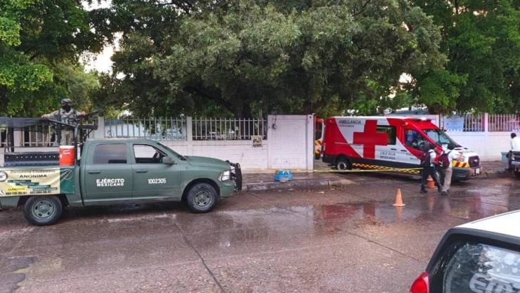 madre-muere-electrocutada-al-recoger-a-su-hijo-en-primaria-culiacan-sinaloa