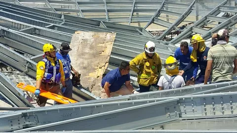 Colapsa estructura y deja cinco personas lesionadas en Encarnación de Díaz; esto se sabe