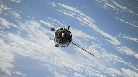 Explican qué son los objetos que cayeron del cielo en granja de Australia.