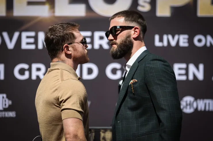 Saúl Canelo Álvarez pelea Caleb Plant conferencia