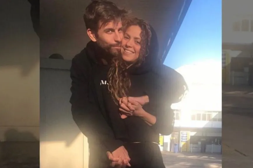 Shakira y Pique muy abrazados.jpg