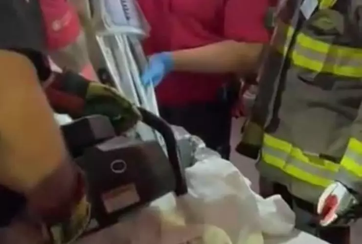 Bebé pierde su mano tras quedarse atorada máquina de moler