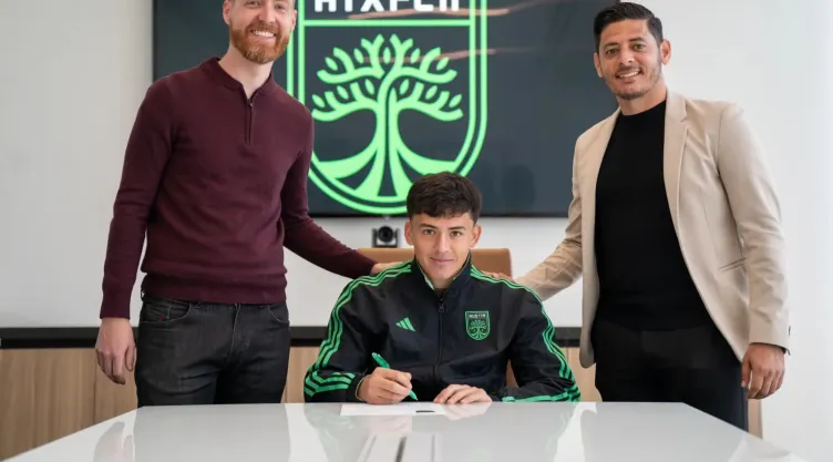 Christo Vela firma contrato con el Austin FC II sobrino Carlos Vela hijo Alejandro Vela