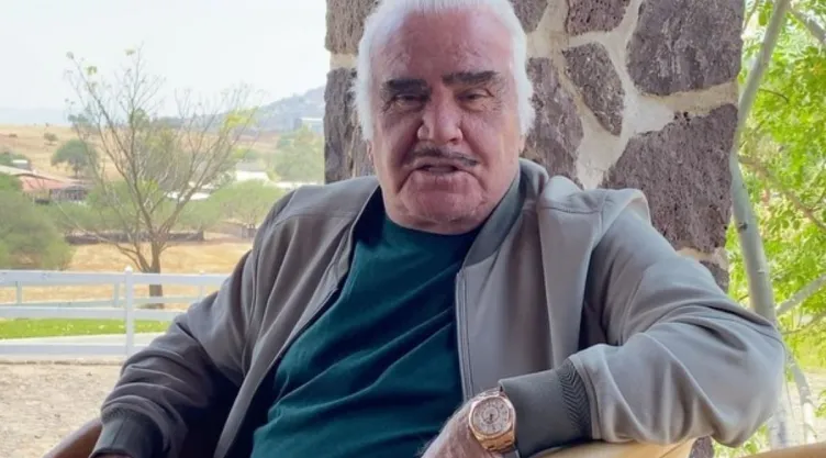 Vicente Fernández se encuentra sedado tras sufrir aparatosa caída en su rancho.