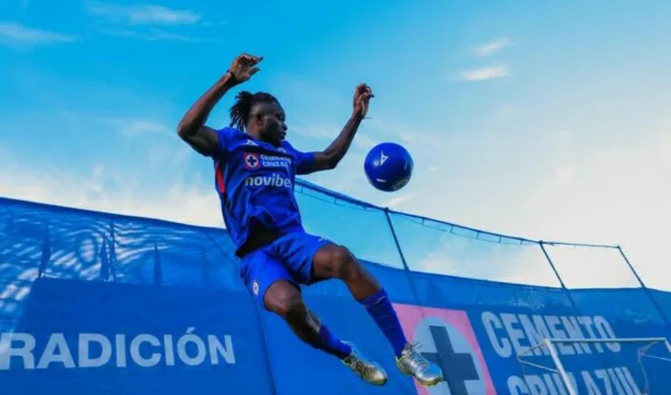Refuerzo bomba Cruz Azul