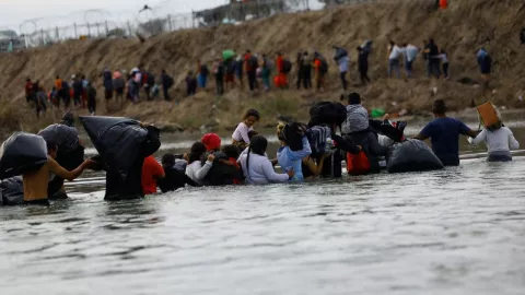 migrantes mueren fango en Río Bravo