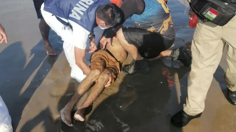 Marina operación salvavidas1.jpg