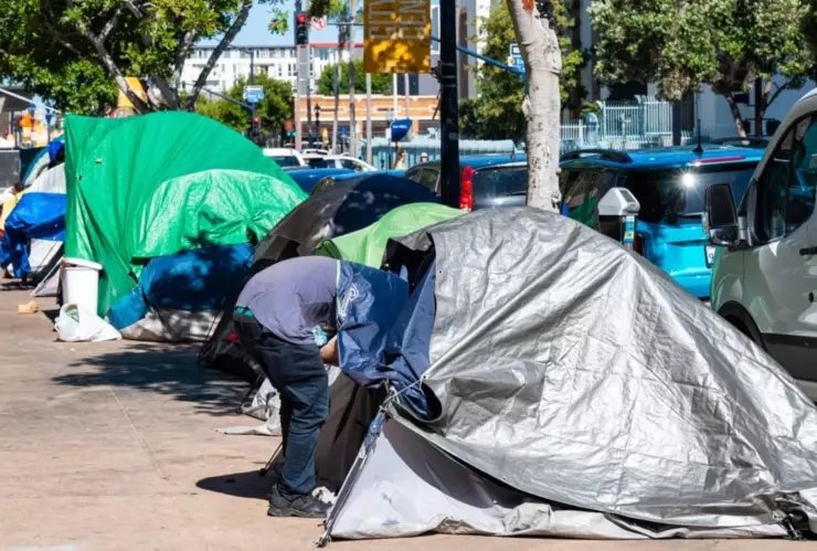 Carpas de personas sin hogar en San Diego, California.
