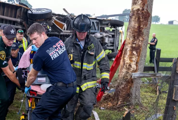 Hay 8 muertos y más de 40 heridos tras el accidente de un autobús en Florida.