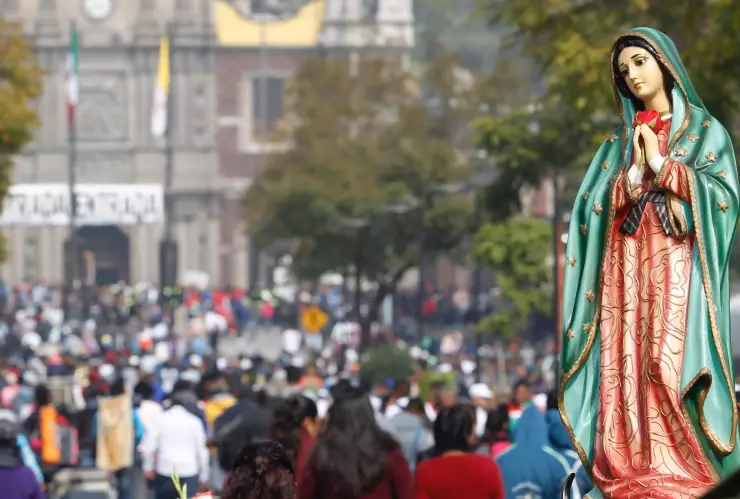 Peregrinos y en la Basílica de la Virgen de Guadalupe