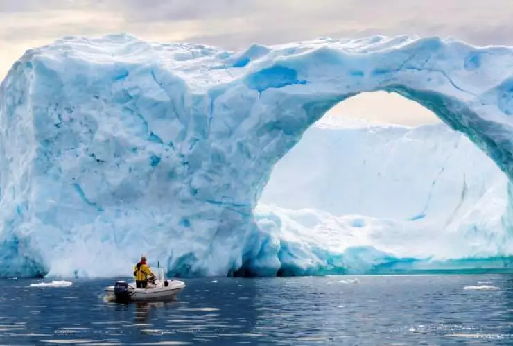 Se derrite hielo en Groenlandia por ola de calor