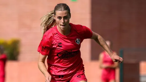 Sydney Stephens durante un entrenamiento de Atlas Femenil
