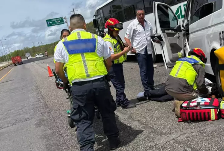 ÚLTIMA HORA_ Fuerte accidente HOY 11 de mayo en la vía Playa del Carmen-Puerto Aventuras; hay lesionados(1).jpg